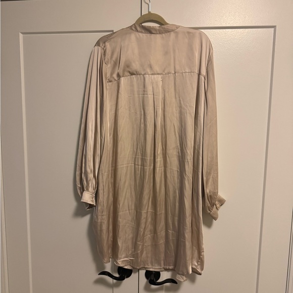 2 FOR $15 NWT H&M Silky Shirt Dress - Picture 2 of 5
